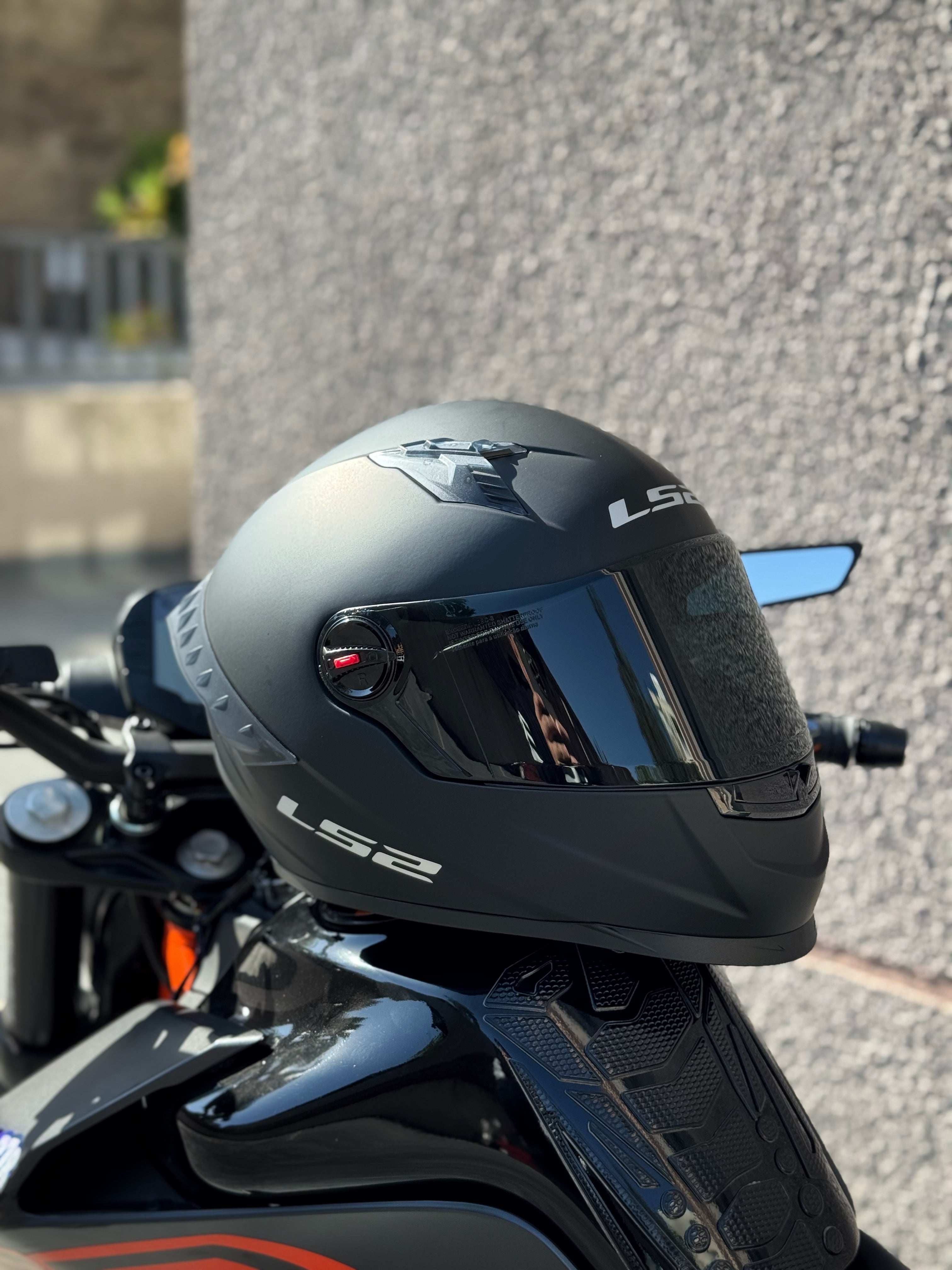 LS2 Cosmos Solid Black Mate- Ecer22.06 (+Mica Negra)